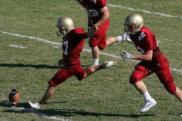 IM体育在线注册-双星闪耀世界杯，阿尔瓦雷斯爆发定乾坤，摩洛哥轻取伊拉克显黑马本色