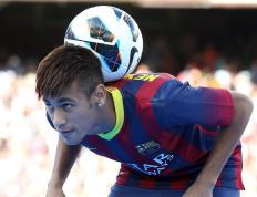 IM体育数据分析平台-年度焦点之战之夜，若日尼奥存在感拉满