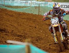 IM体育动画直播通道-当波兰队完胜英格兰队，马龙惊艳四座的跨界启示