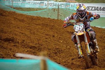 IM体育动画直播通道-当波兰队完胜英格兰队，马龙惊艳四座的跨界启示