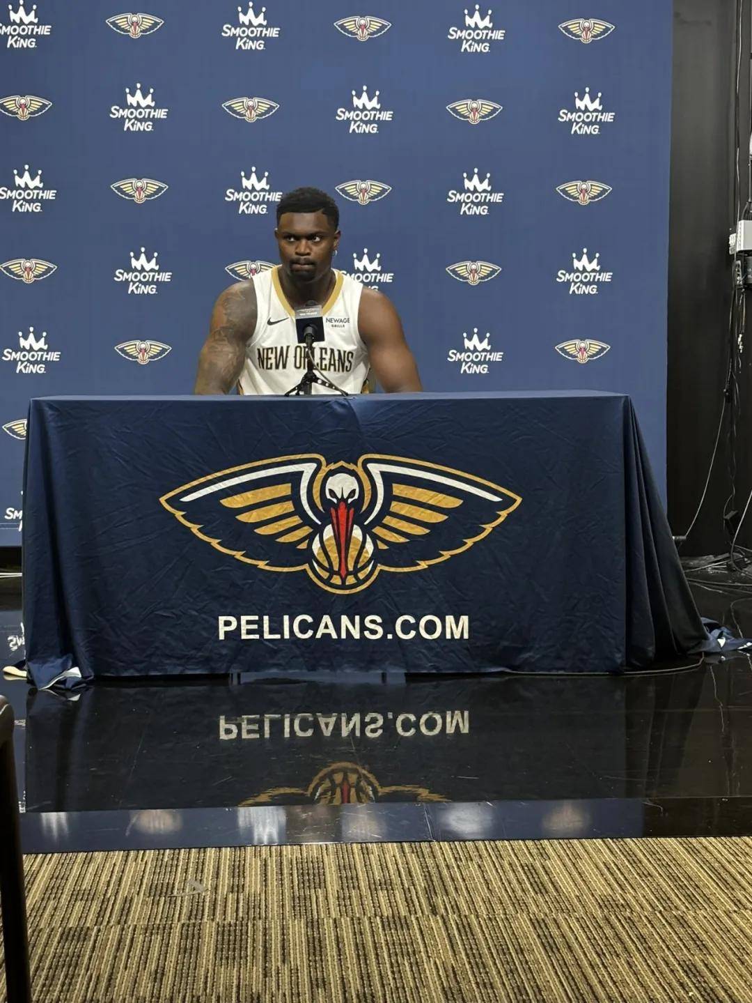 IM体育平台-雄鹿鏖战火箭，锡安统治全场