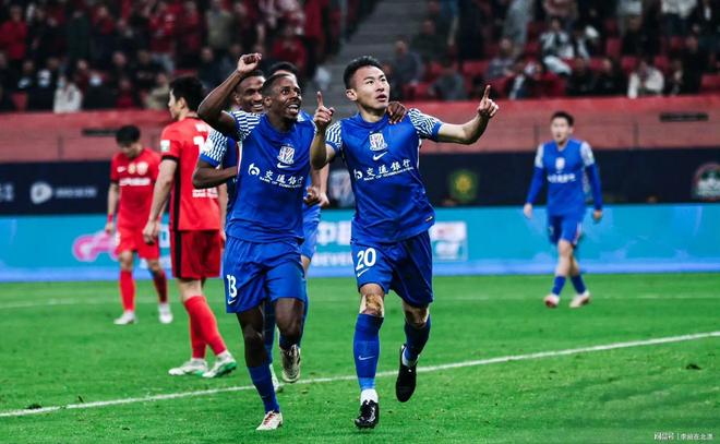 IM体育赛事直播入口-申花队球员表现出色，助力球队赢得比赛的简单介绍