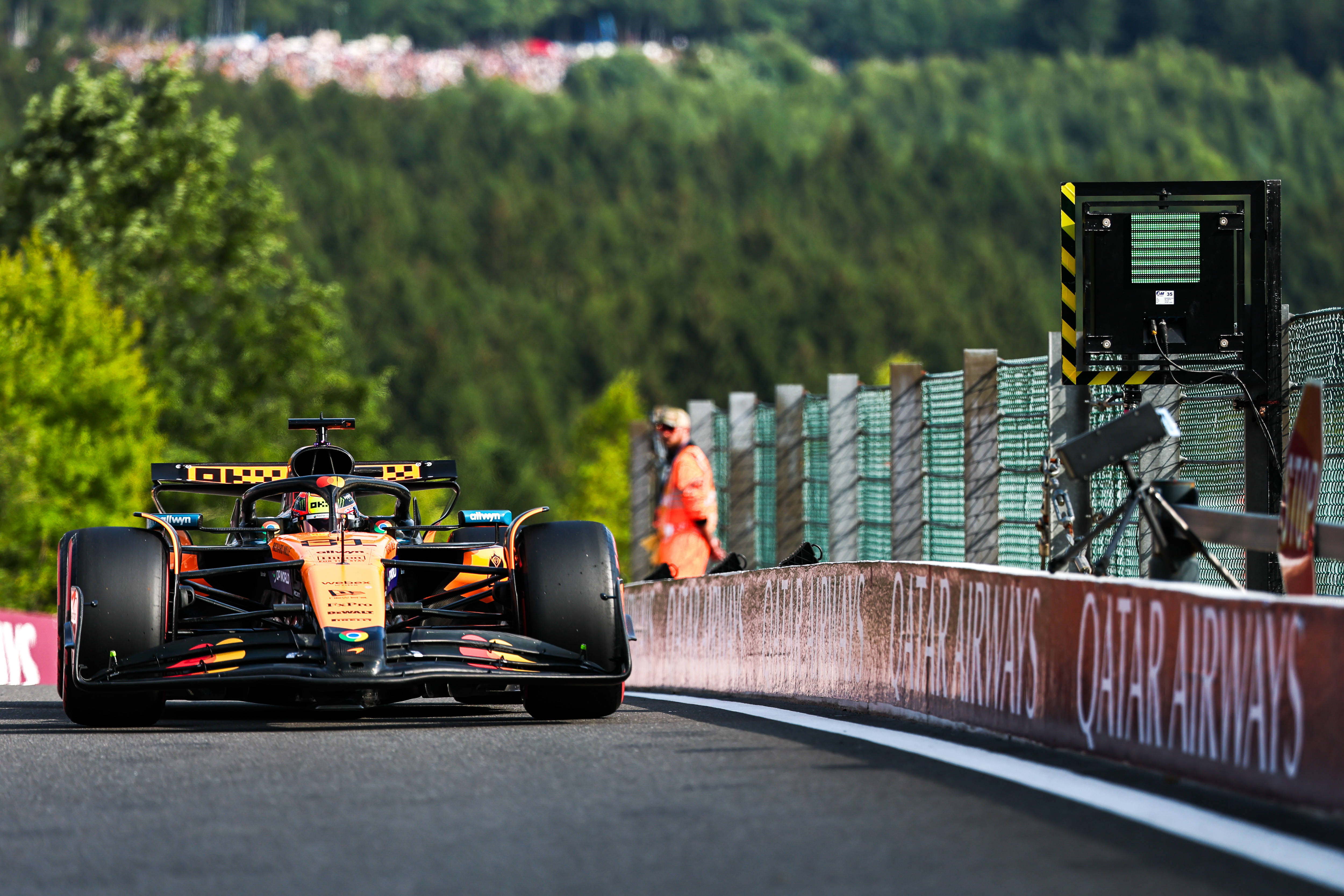 IM体育App下载-包含迈凯伦轻取索伯车队，诺里斯关键制胜的词条