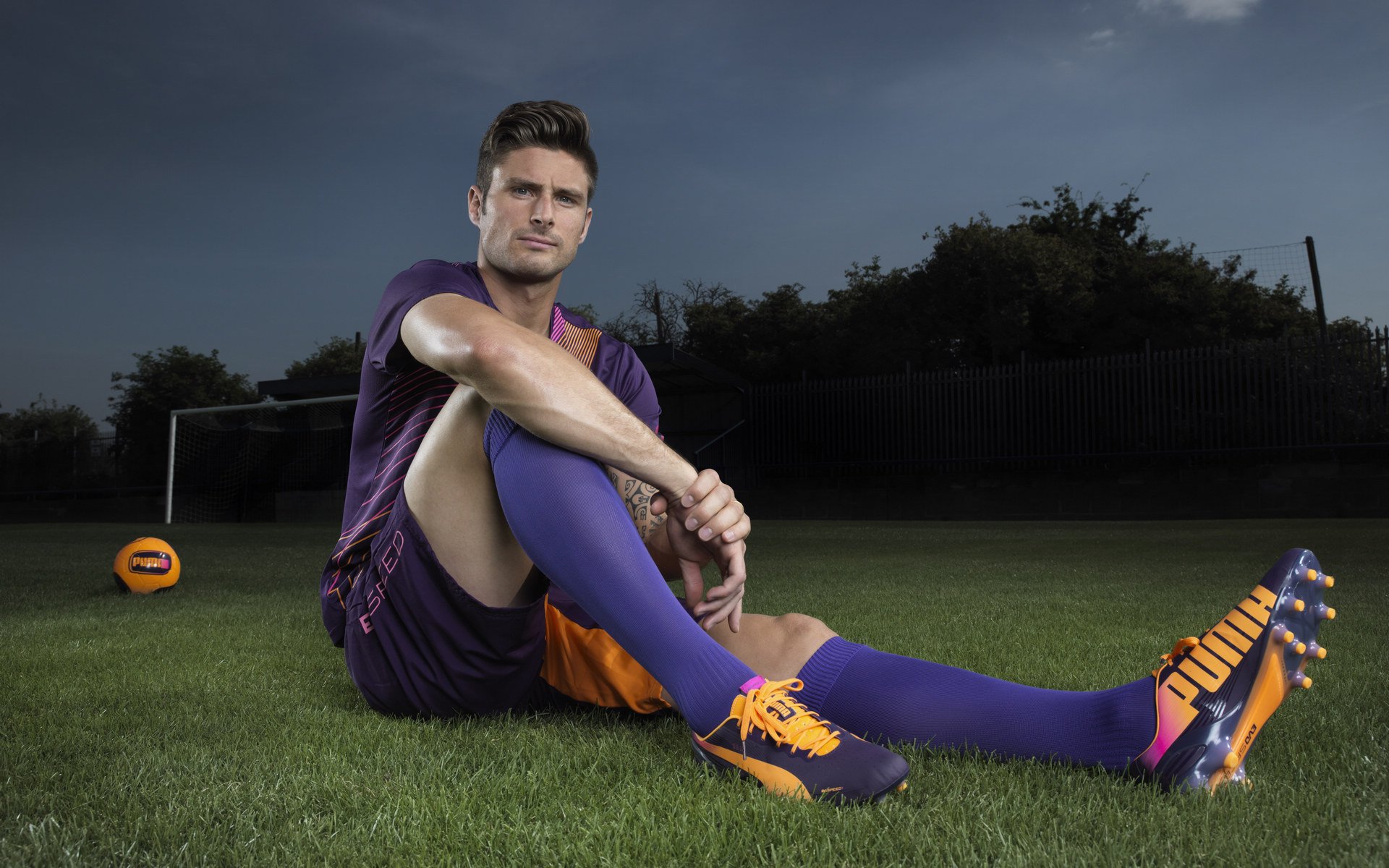 IM体育在线注册-年度焦点之战之夜，小贾伦末节接管比赛