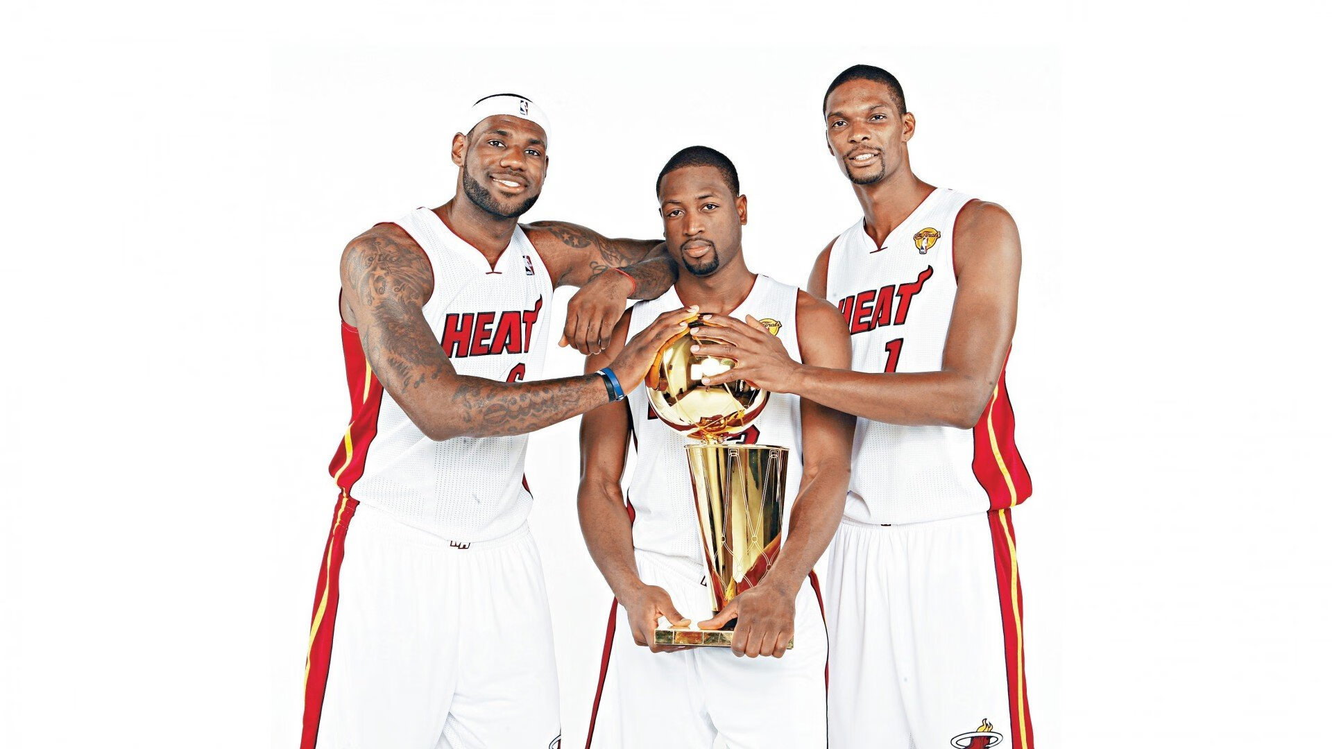 IM体育App下载-赛道上的终场绝杀，伦纳德如何于F1街道赛上演掘金式逆转