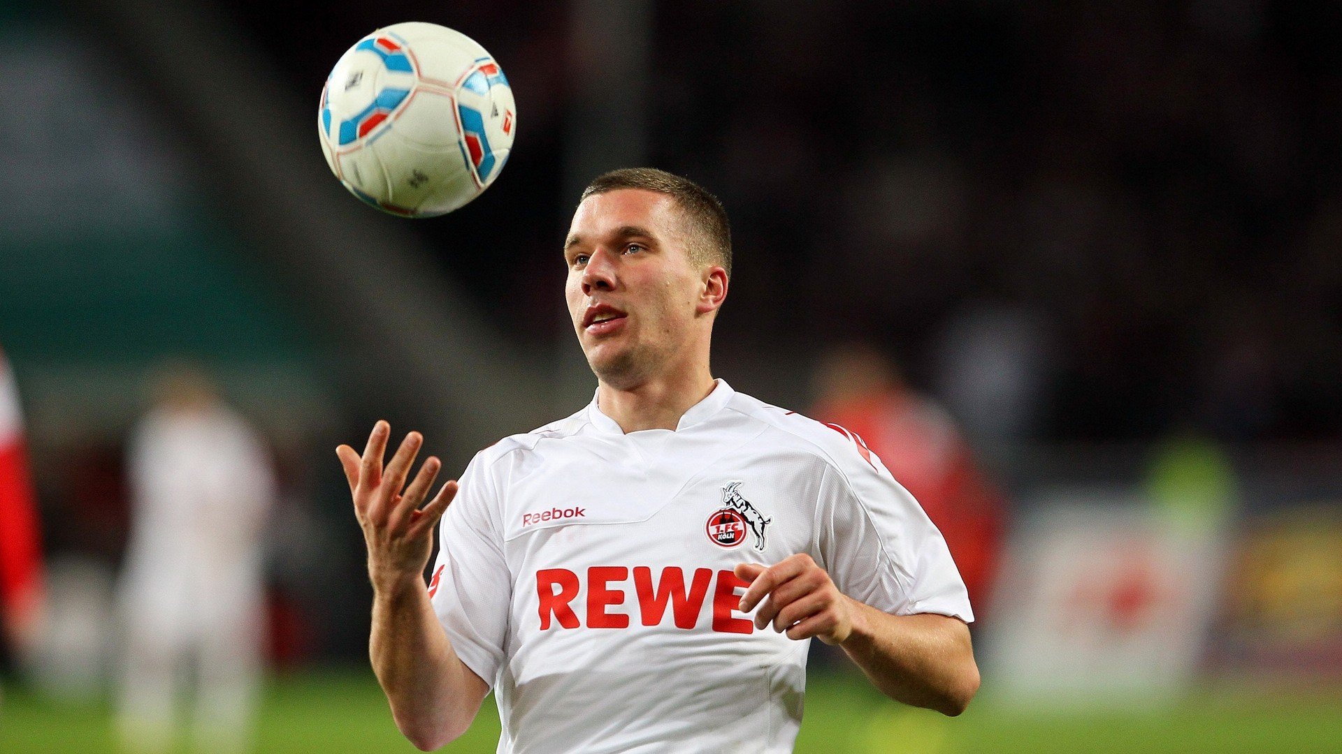 IM体育官方平台-红蓝之魂，阿劳霍的欧冠半决赛之夜，一人扛起全队